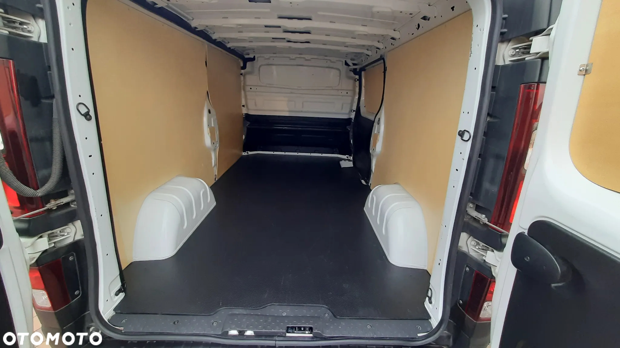 Renault Trafic - 10