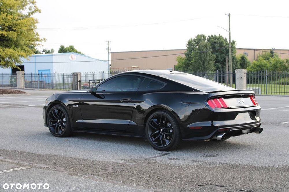 Ford Mustang 5.0 V8 GT - 4