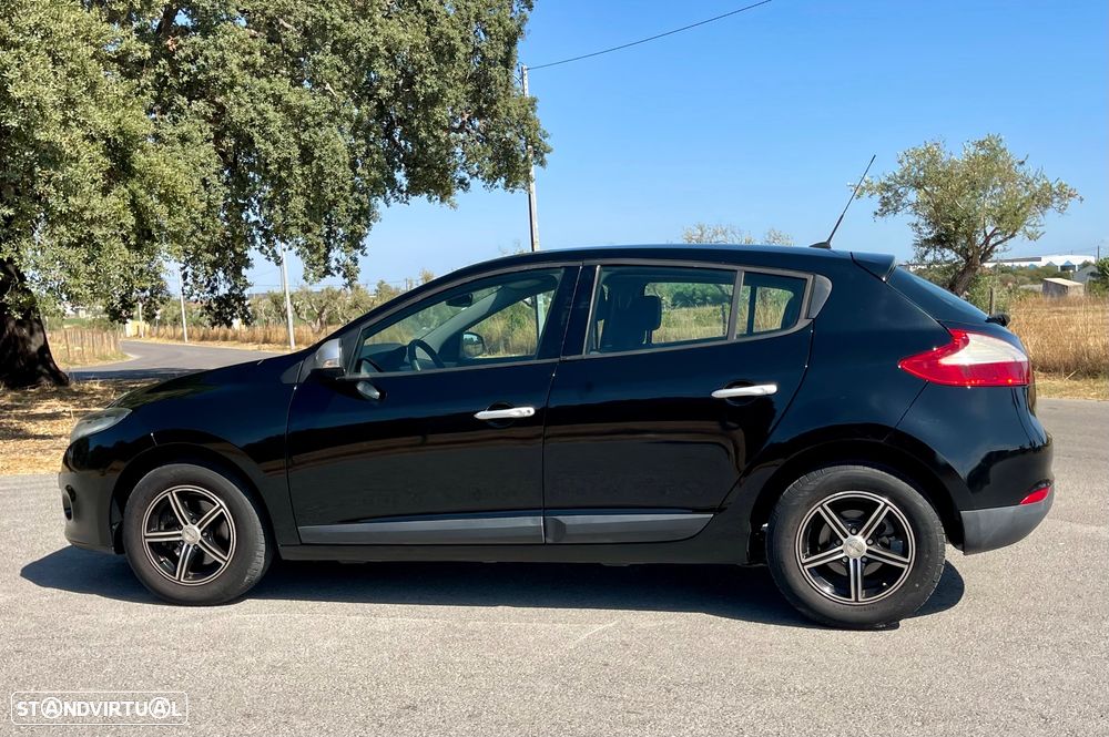 Renault Mégane 1.5 dCi Dynamique S EDC - 8