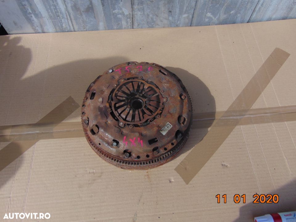 Volanta VW t5 2.0 placa presiune disc ambreiaj dezmembrez t5 4x4 2.0 - 1