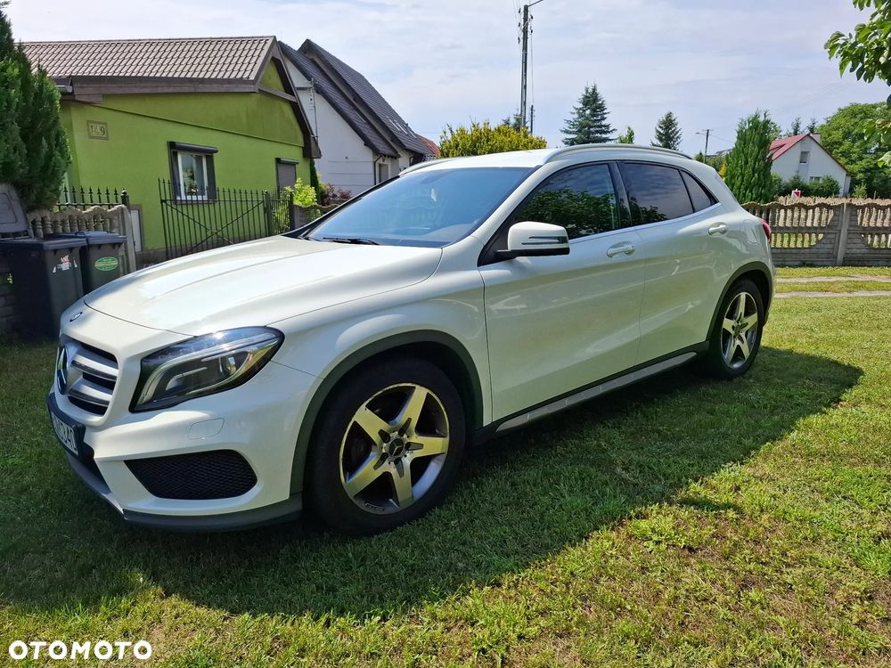 Mercedes-Benz GLA - 3
