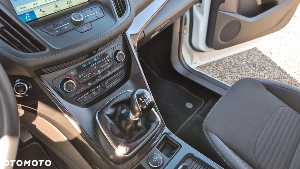 Ford Kuga 2.0 TDCi 4x2 Titanium - 25