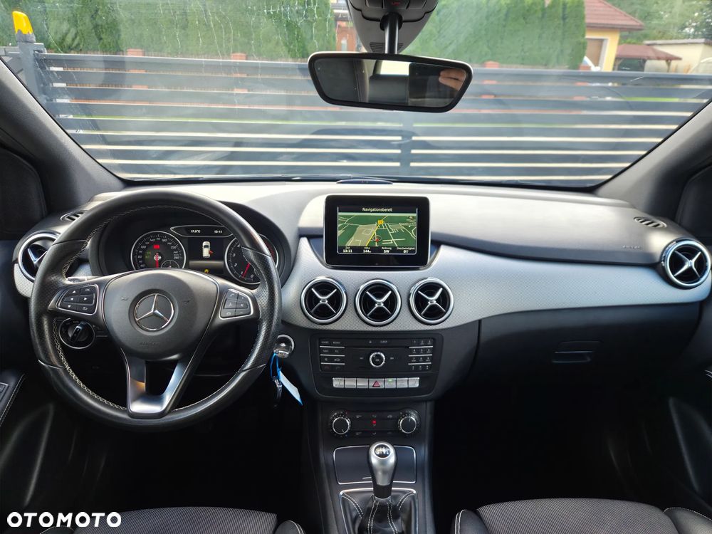 Mercedes-Benz Klasa B 180 BlueEFFICIENCY Edition Style - 14