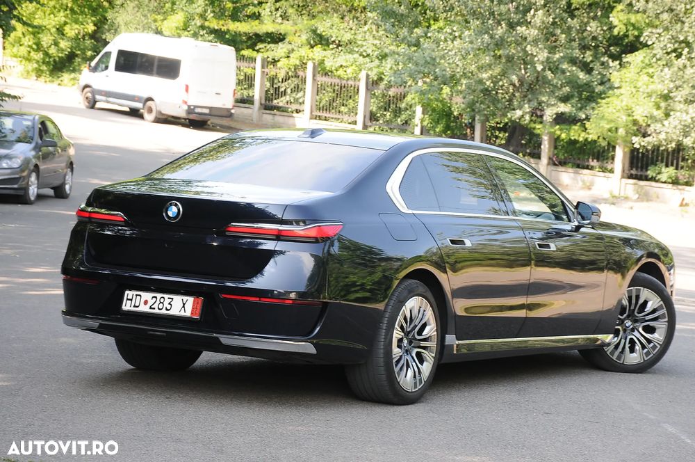 BMW Seria 7 740d xDrive MHEV - 3