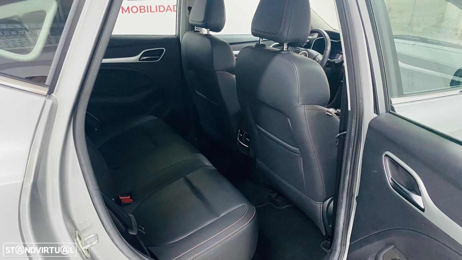 MG ZS EV 72.6 kWh Luxury - 11