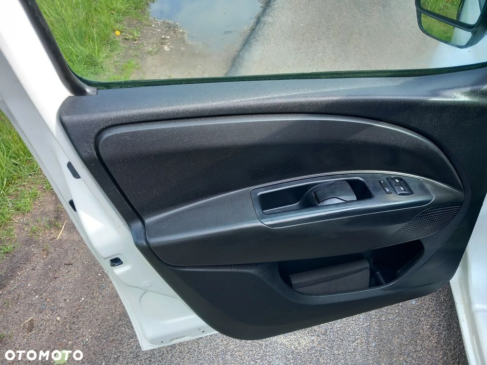 Opel Combo - 23