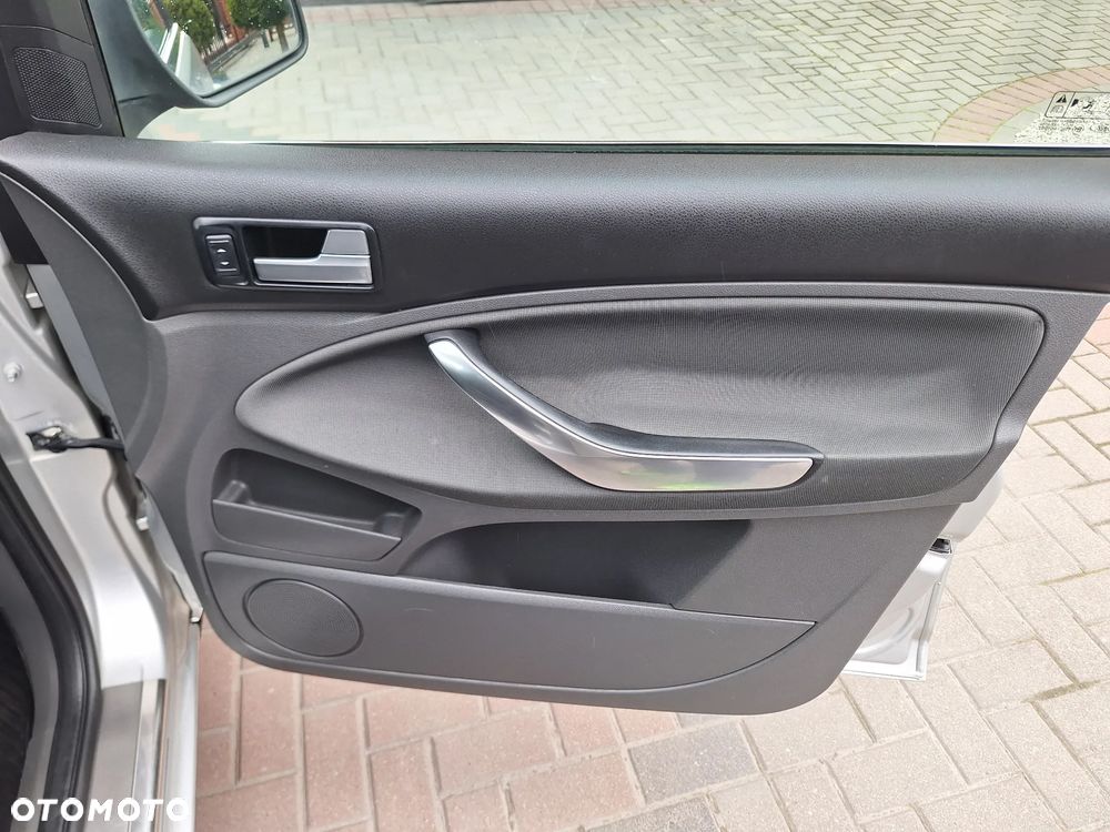 Ford C-MAX 1.6 TDCi Ambiente - 26