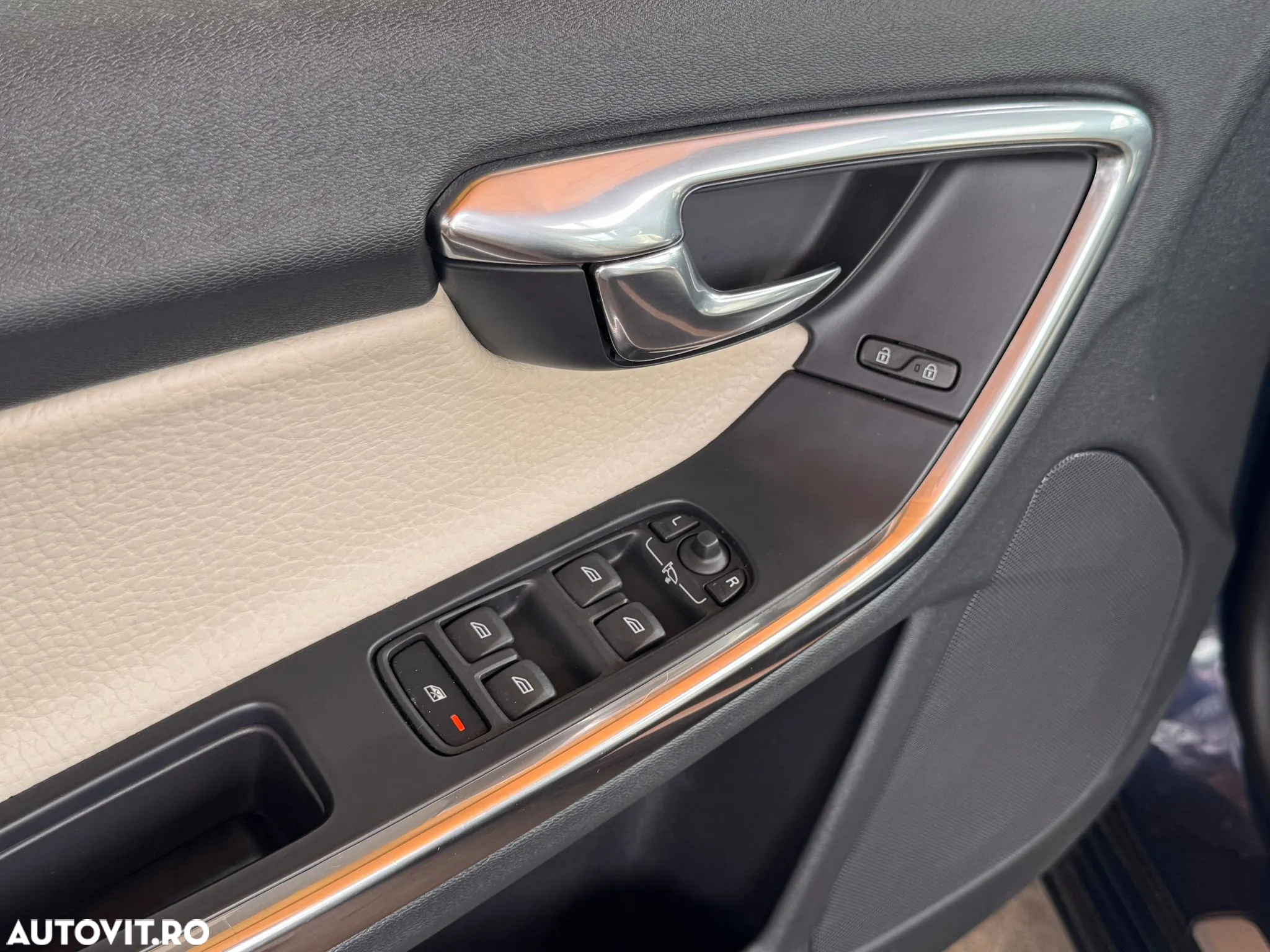 Volvo V60 D6 Plug-In-Hybrid AWD Geartronic Summum - 18