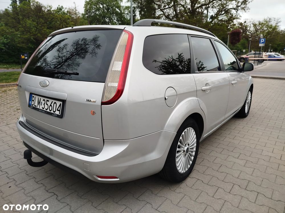 Ford Focus 1.6 TDCi DPF Titanium - 11
