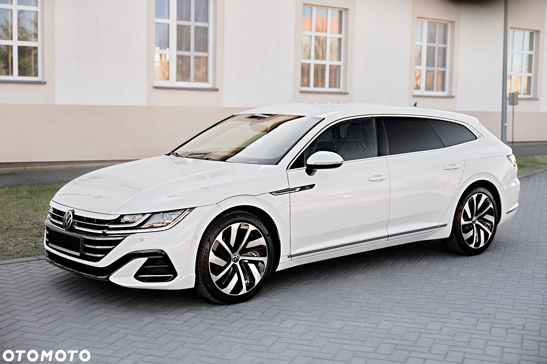 Volkswagen Arteon 2.0 TDI R-Line DSG - 2