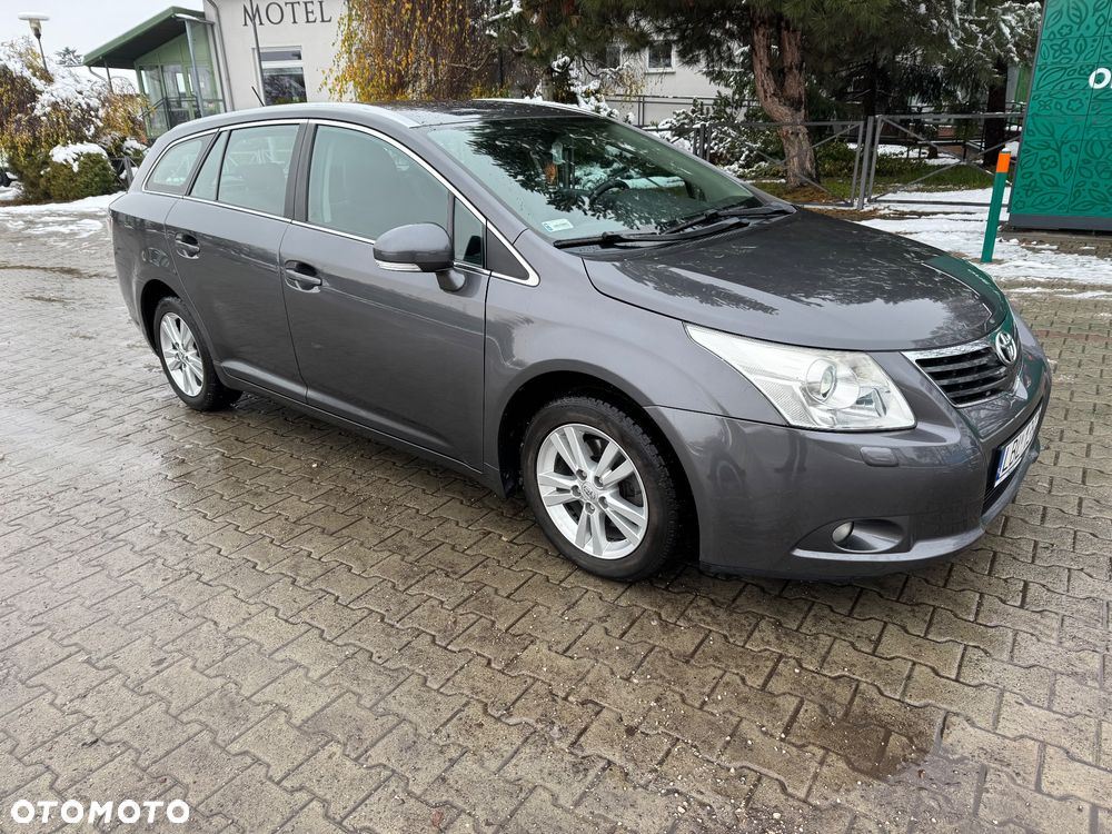 Toyota Avensis 1.8 Sol EU5 - 9