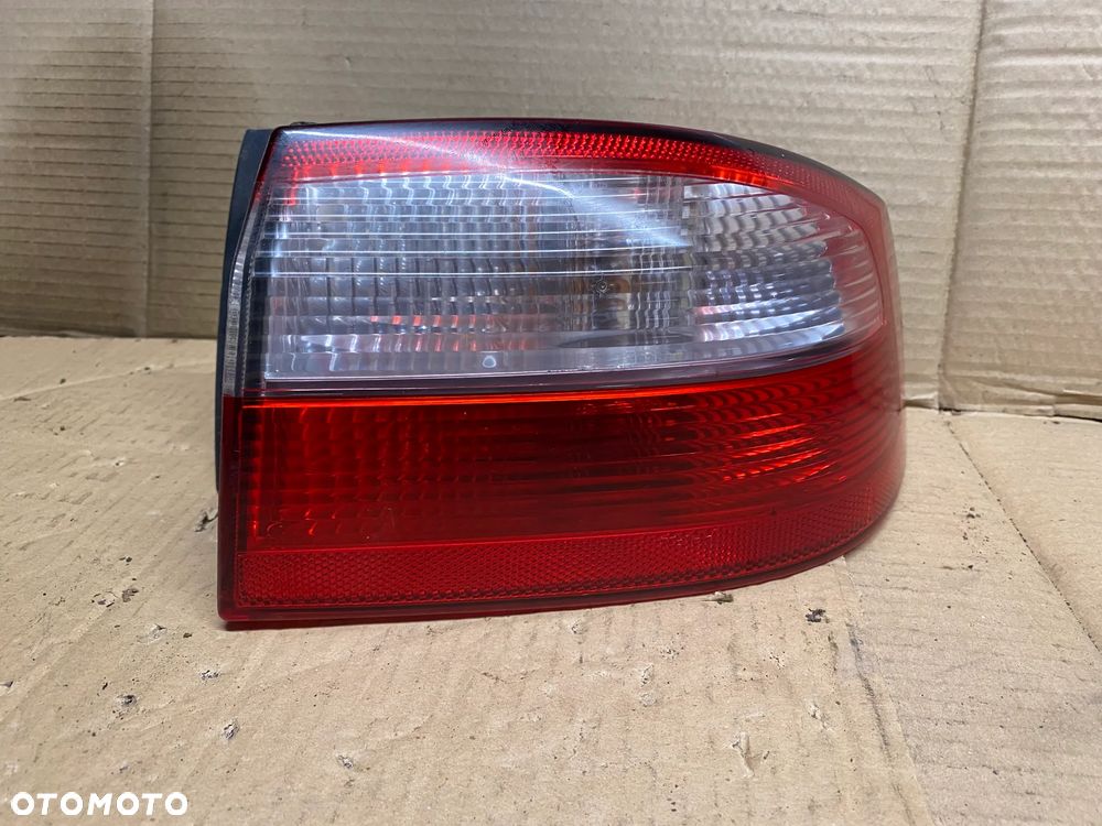 LAMPA TYLNA PRAWA RENAULT LAGUNA II HB 8200002474 - 3