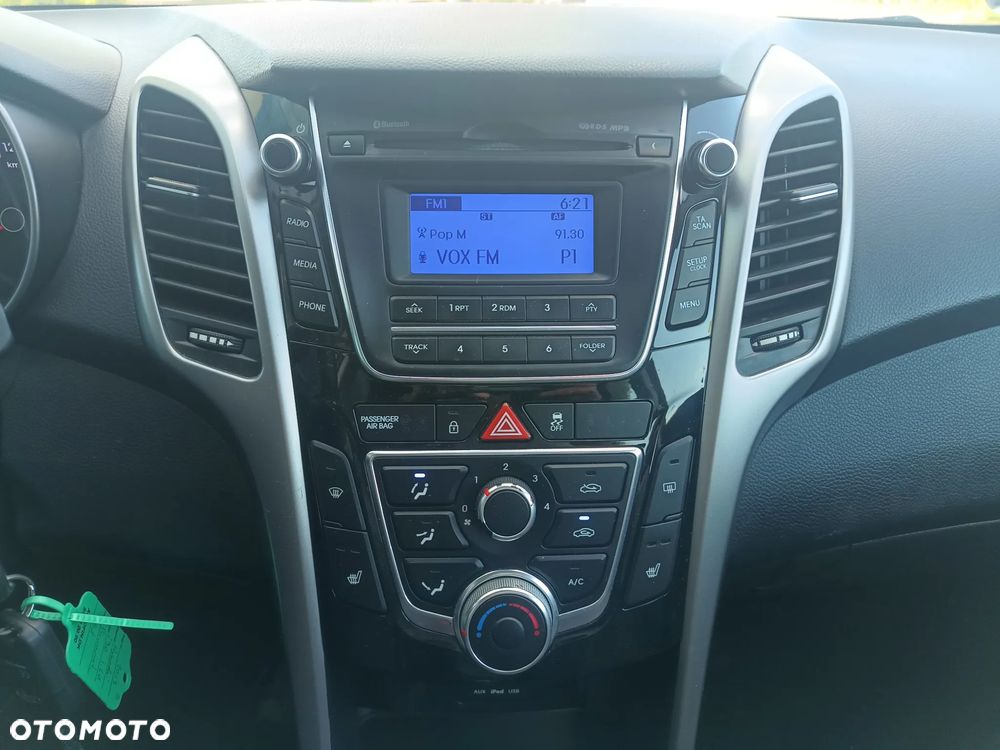 Hyundai i30 blue 1.6 GDI Style - 12
