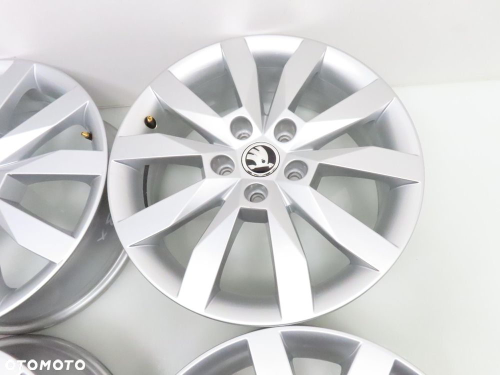 Alufelgi 17'' Skoda Octavia Superb 5x112 6J ET48 5E0601025N - 8