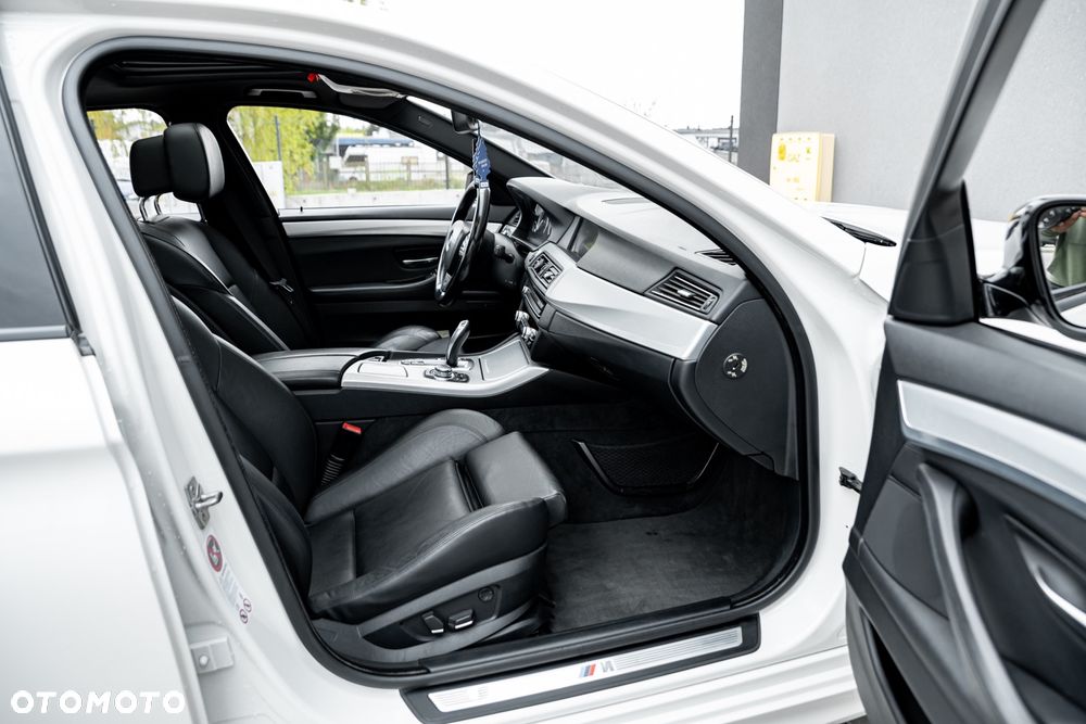 BMW Seria 5 535d xDrive Sport-Aut - 23