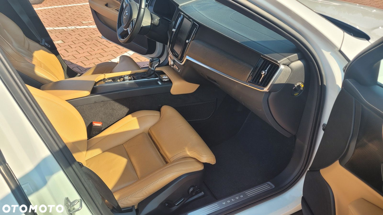 Volvo V90 Cross Country - 17