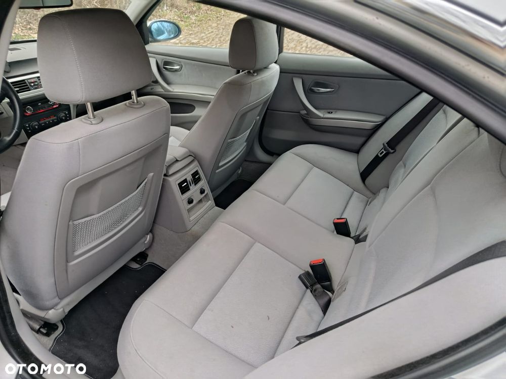 BMW Seria 3 325i - 12