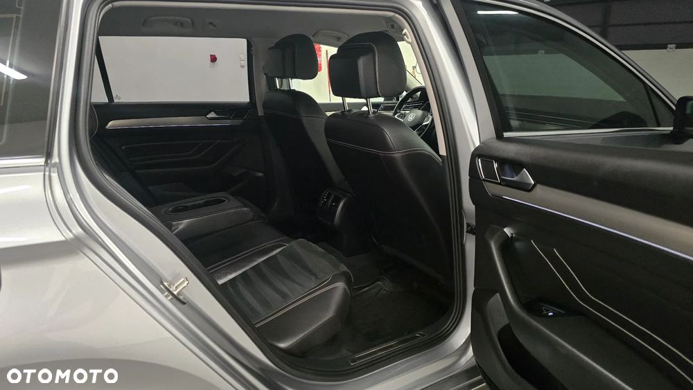 Volkswagen Passat - 14