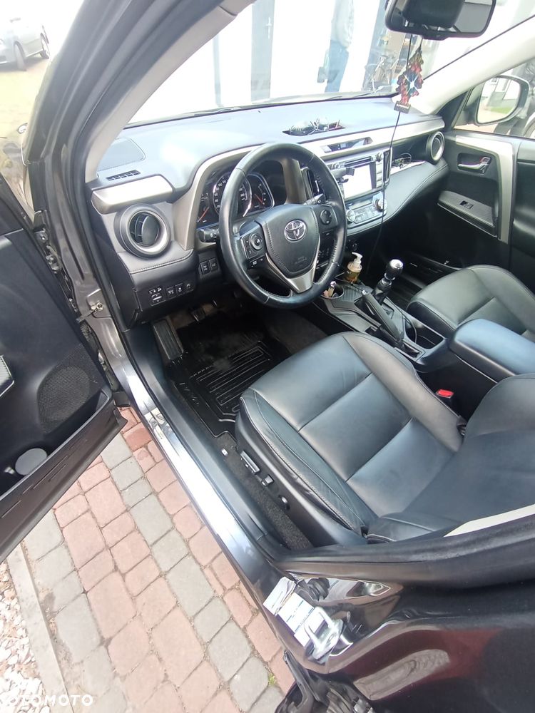 Toyota RAV4 2.0 D-4D Prestige - 31