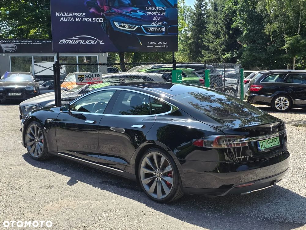 Tesla Model S 85 - 8