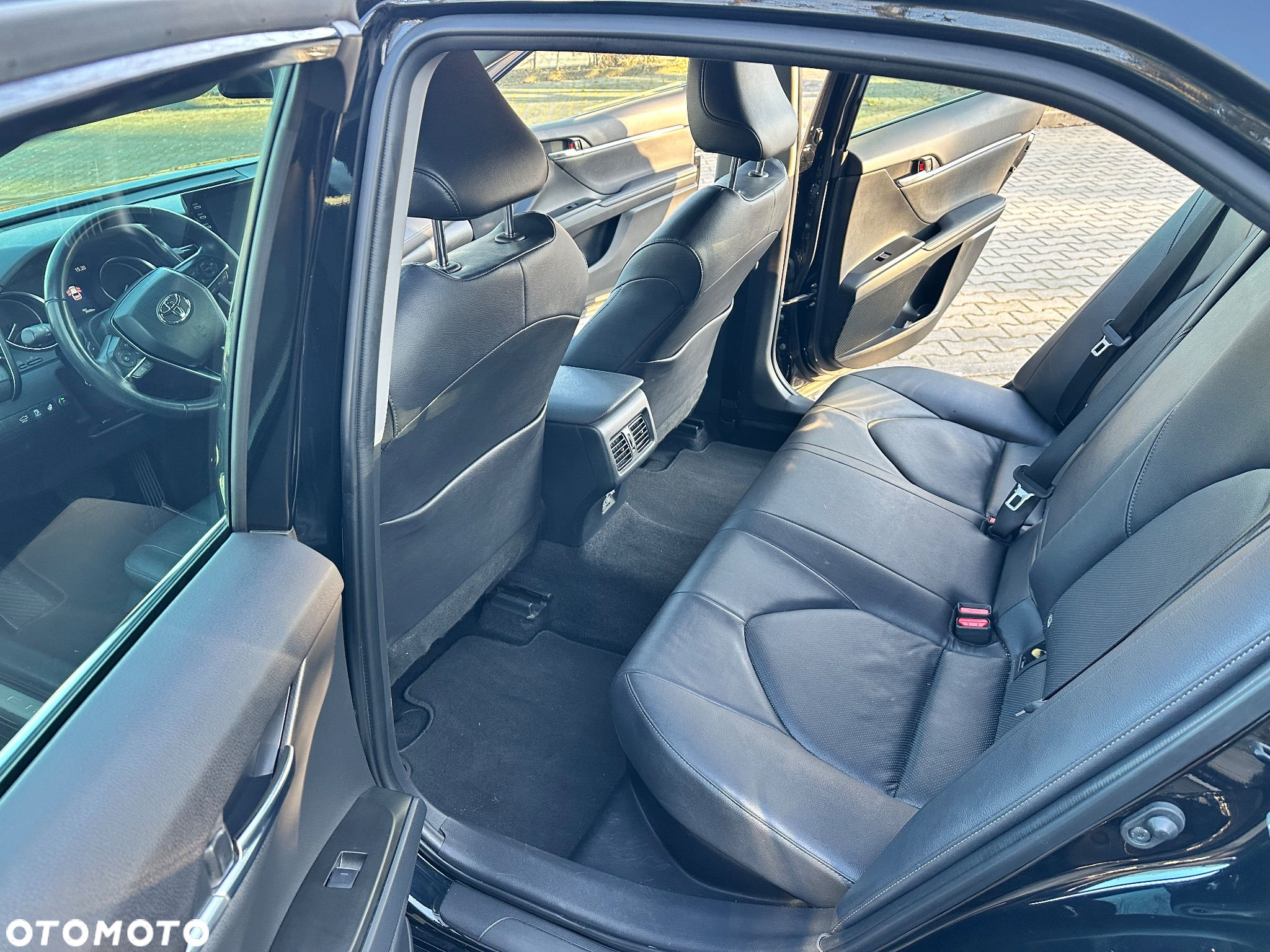 Toyota Camry 2.5 Hybrid Executive CVT - 10
