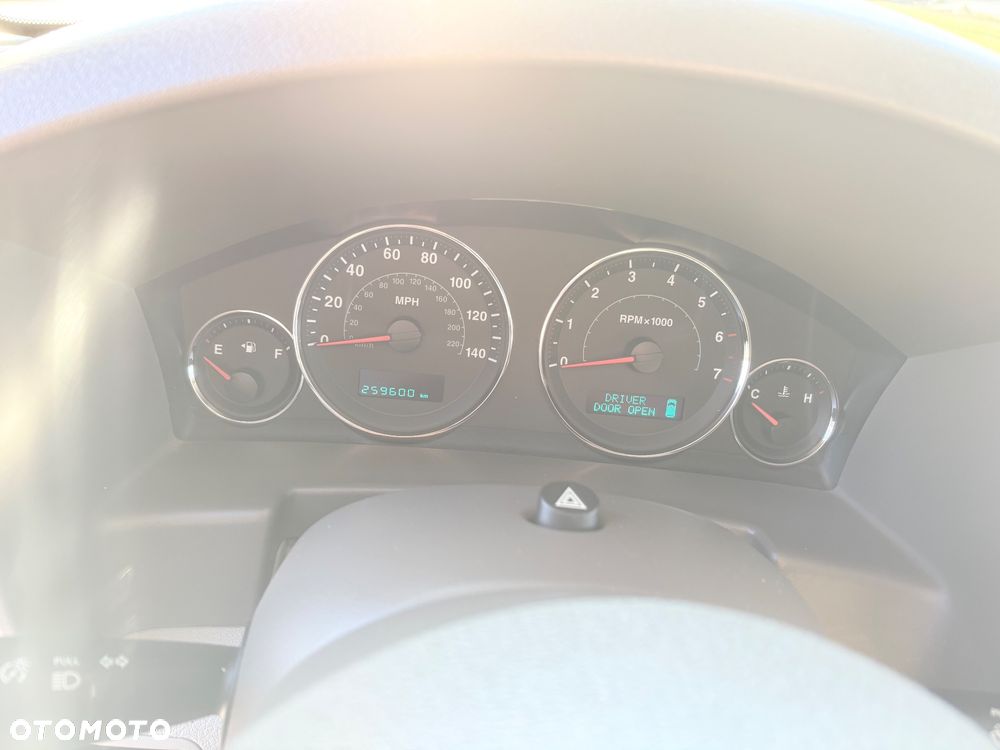 Jeep Commander 4.7 V8 - 28