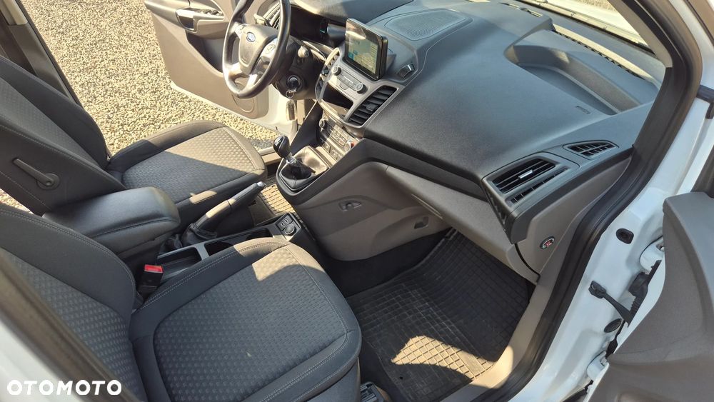 Ford Tourneo Connect Grand - 32