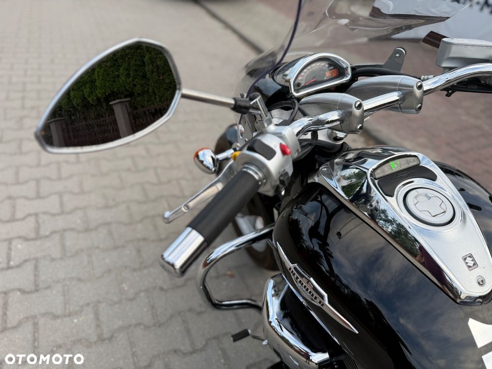 Suzuki Intruder - 24