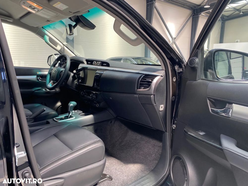 Toyota Hilux 2.8D 204CP 4x4 Double Cab AT MHEV Invincible - 17