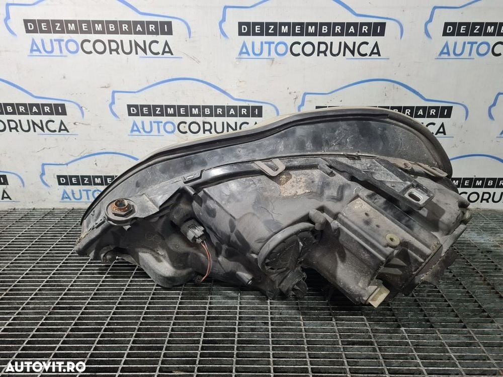 Far Dreapta Mercedes GL X164 2006 - 2008 SUV 4 Usi (1266) Cu lupă - 3