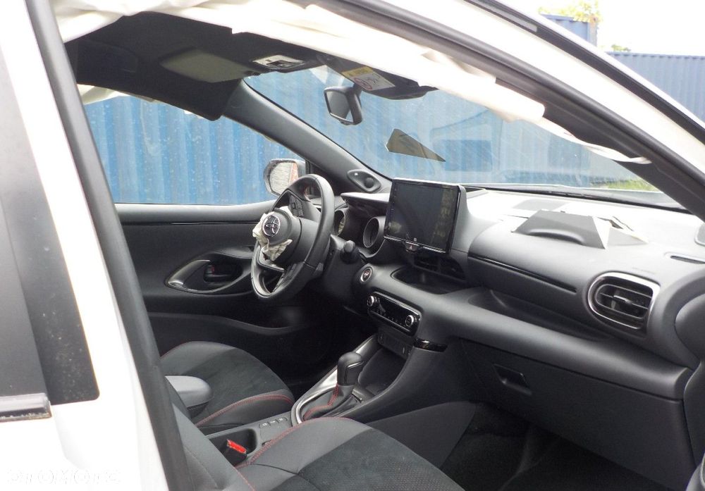 Toyota Yaris - 14