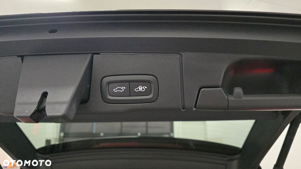 Volvo XC 60 B4 D Plus Dark - 10