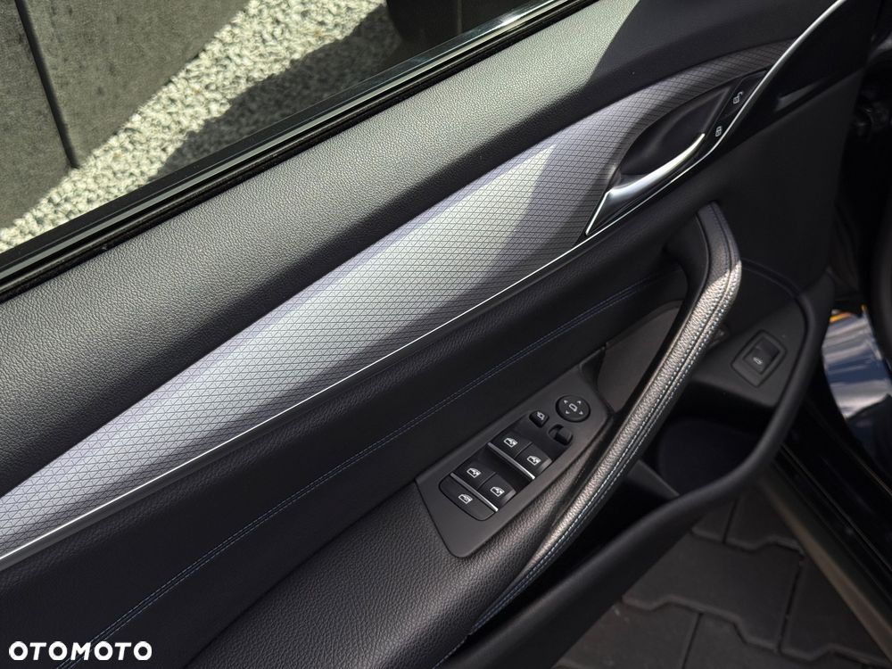 BMW Seria 5 530i xDrive M Sport sport - 26