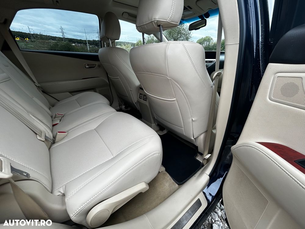 Lexus Seria RX - 18