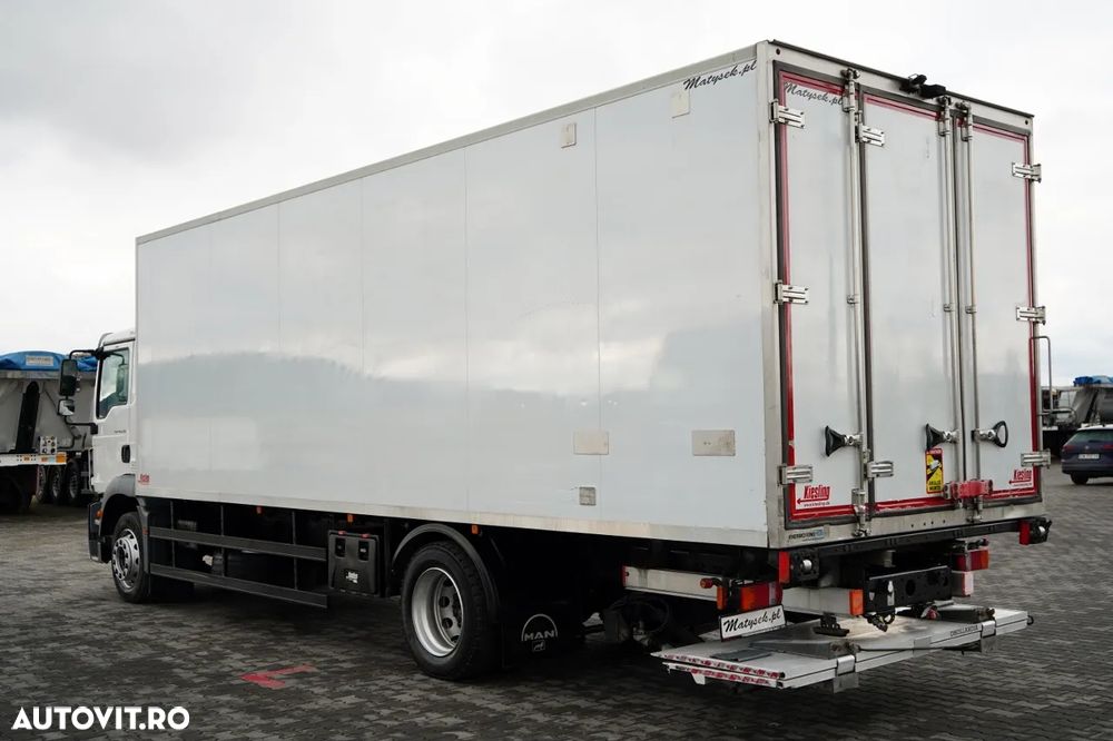 MAN TGM 12.290 / 4x2 / CAROSERIE REFRIGERATĂ 7.8 M / UNITATE THERMO KING T-1200 R / platformă ridicătoare spate / MULTIMEMBRU / DHOLLANDIA - 4