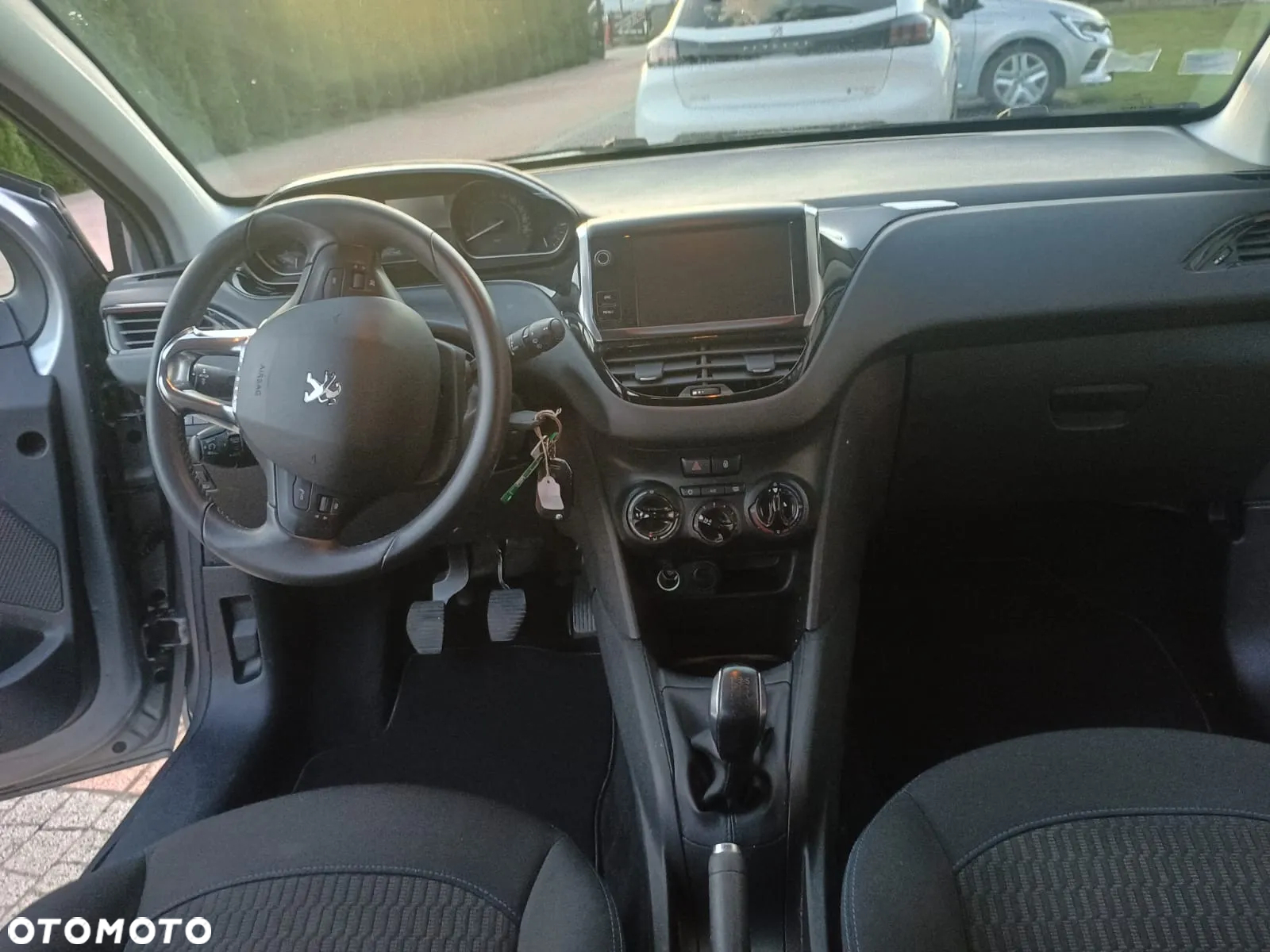 Peugeot 208 - 22
