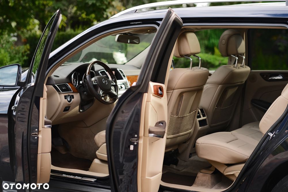 Mercedes-Benz GL 450 - 12