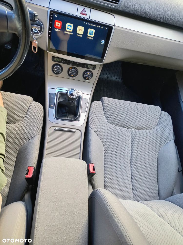 Volkswagen Passat 2.0 TDI DPF Comfortline - 29
