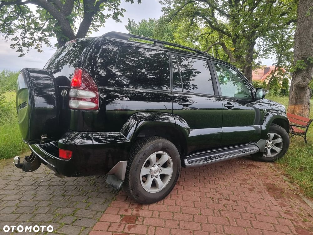 Toyota Land Cruiser - 32