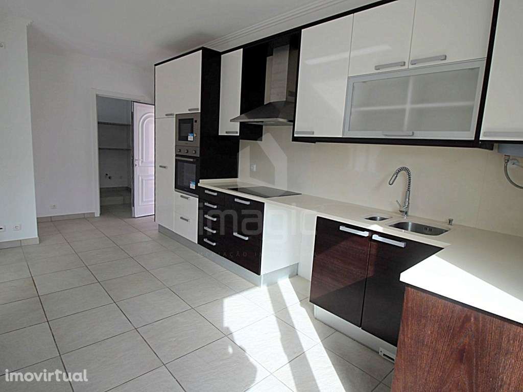 Moradia T3 +1 Usada na Ericeira com excelente vista de mar - Grande imagem: 5/31