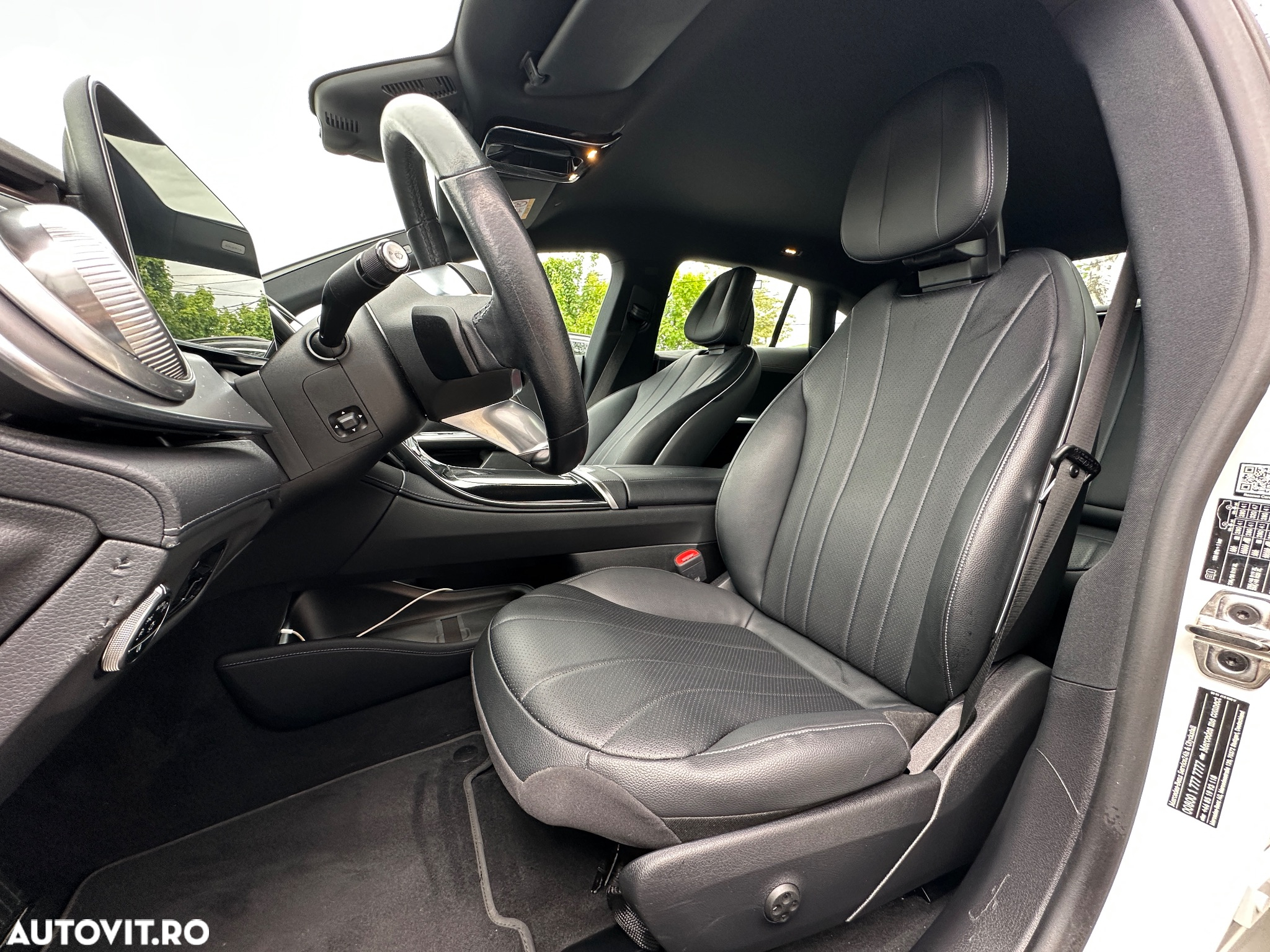 Mercedes-Benz EQE 300 - 5