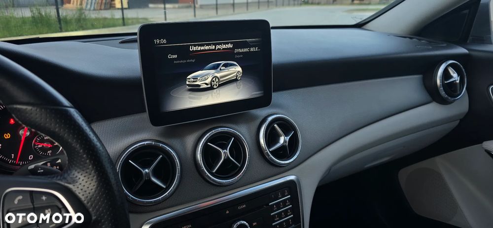 Mercedes-Benz CLA 220 4-Matic - 31