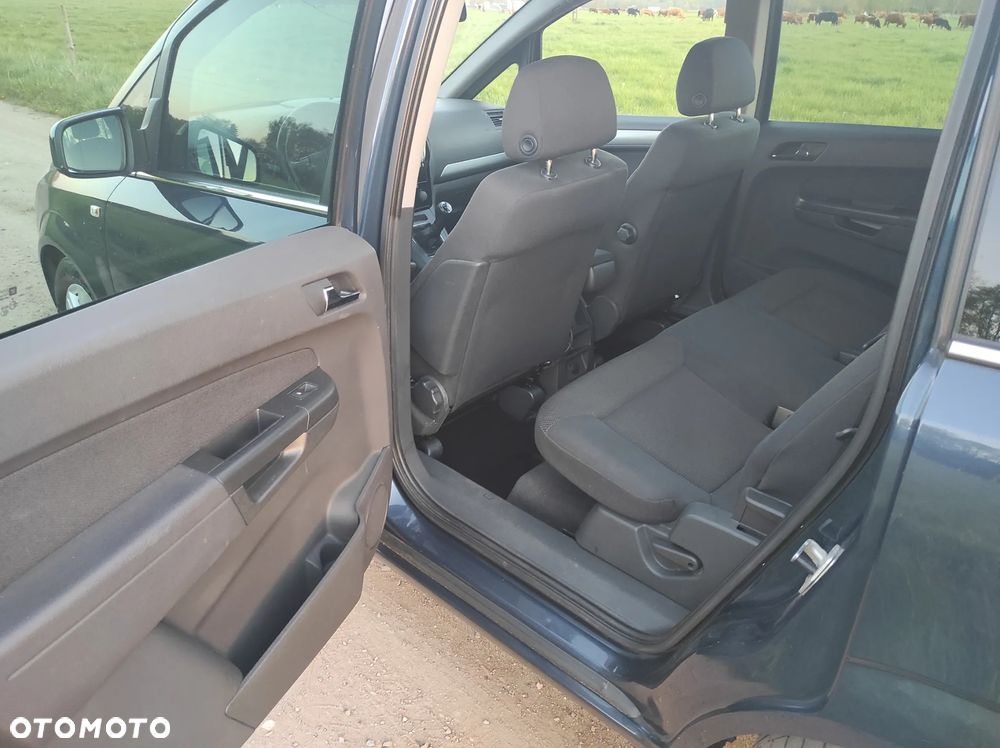 Opel Zafira 1.8 Cosmo - 33