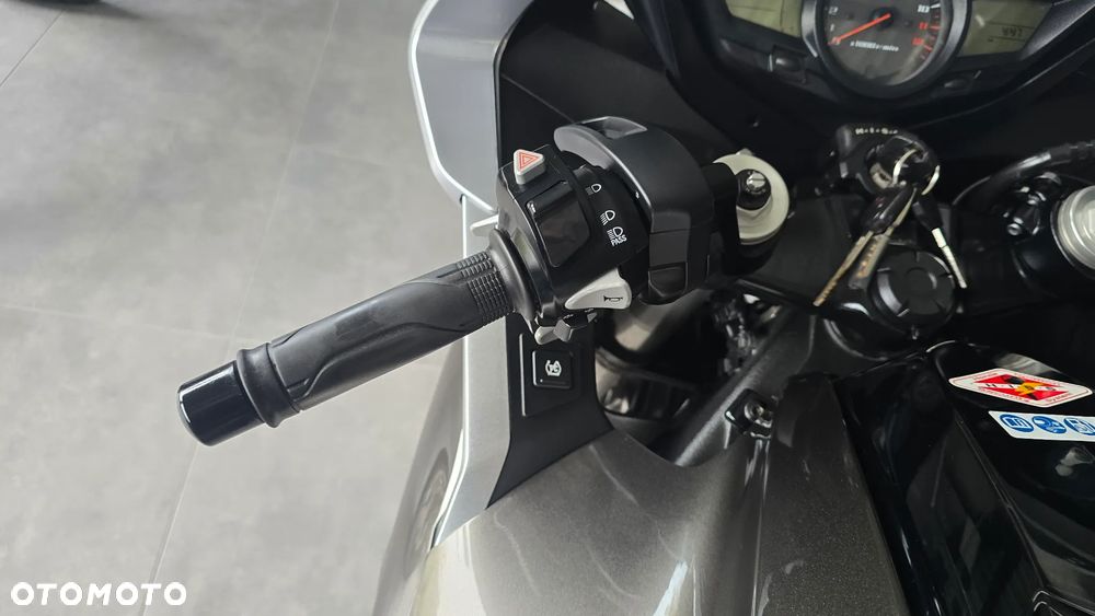 Honda VFR - 22