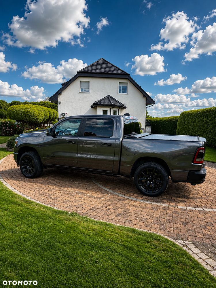 RAM 1500 5.7 Crew Cab Laramie - 2