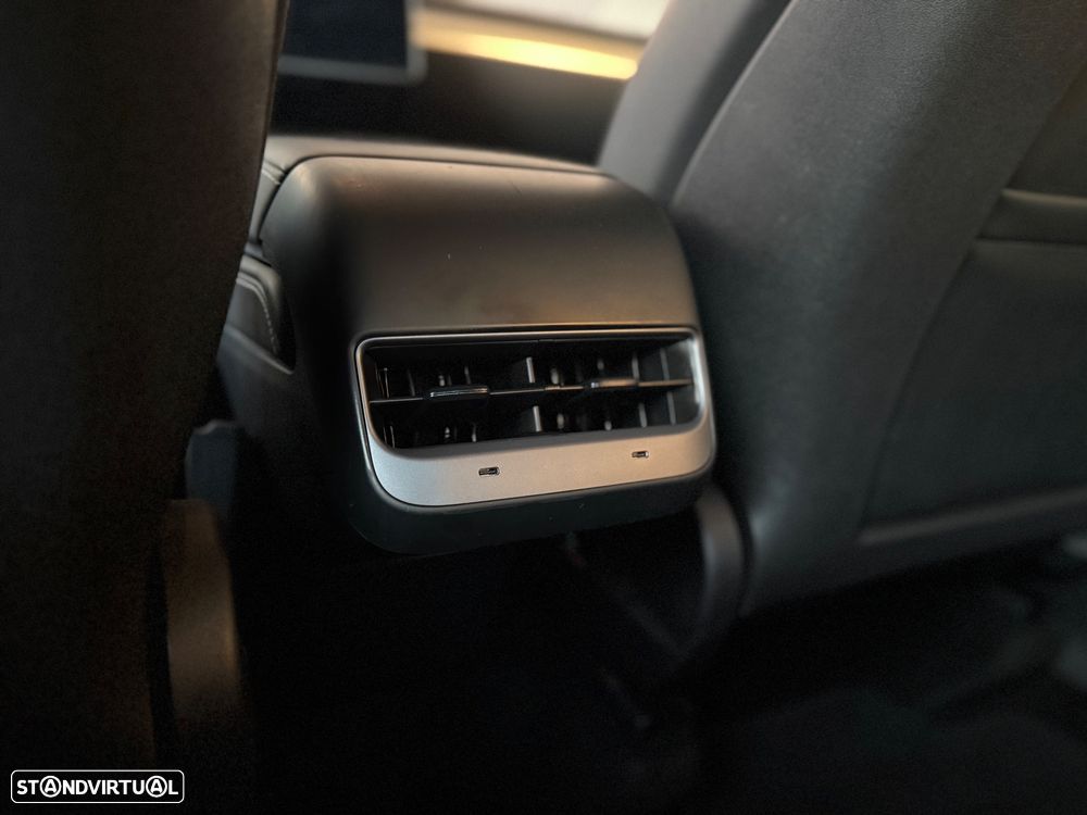 Tesla Model Y Standard - 23