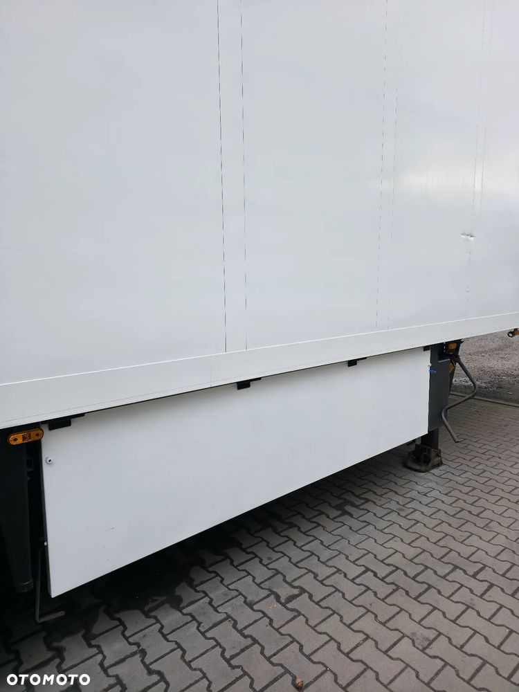 Schmitz Cargobull SKO24 - 3