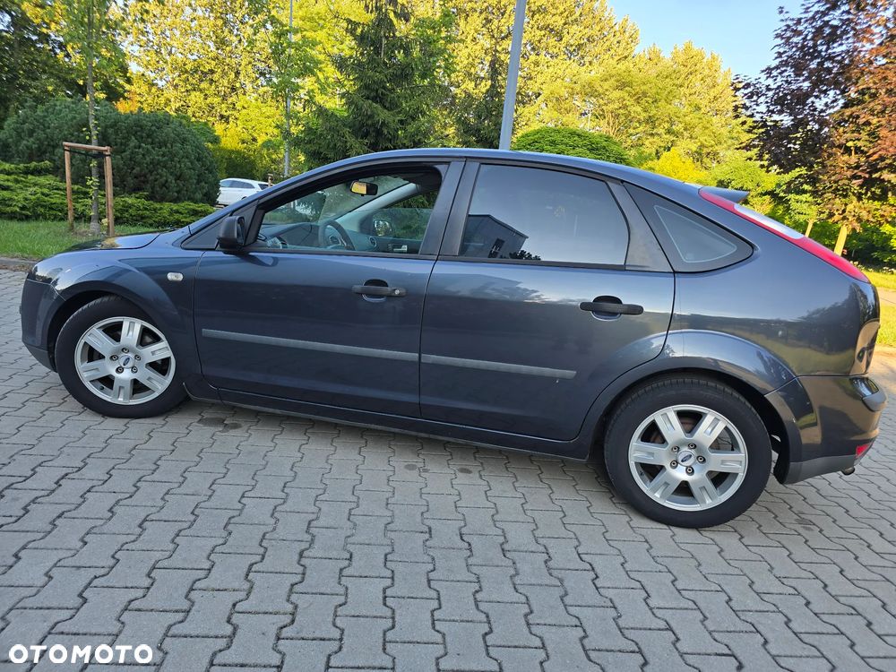 Ford Focus 1.6 Ambiente - 21