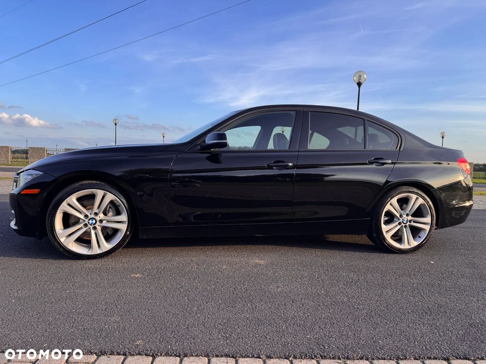BMW Seria 3 335i Sport Line - 3