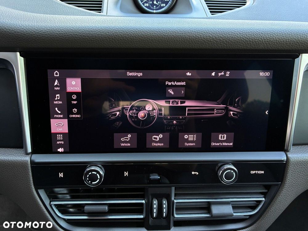 Porsche Macan - 32